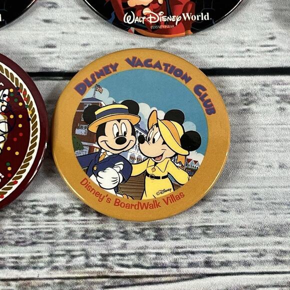 Lot of 8 Vintage Walt Disney World Cruise Line DVC Pinocchio Pin Buttons Badges - Picture 8 of 9